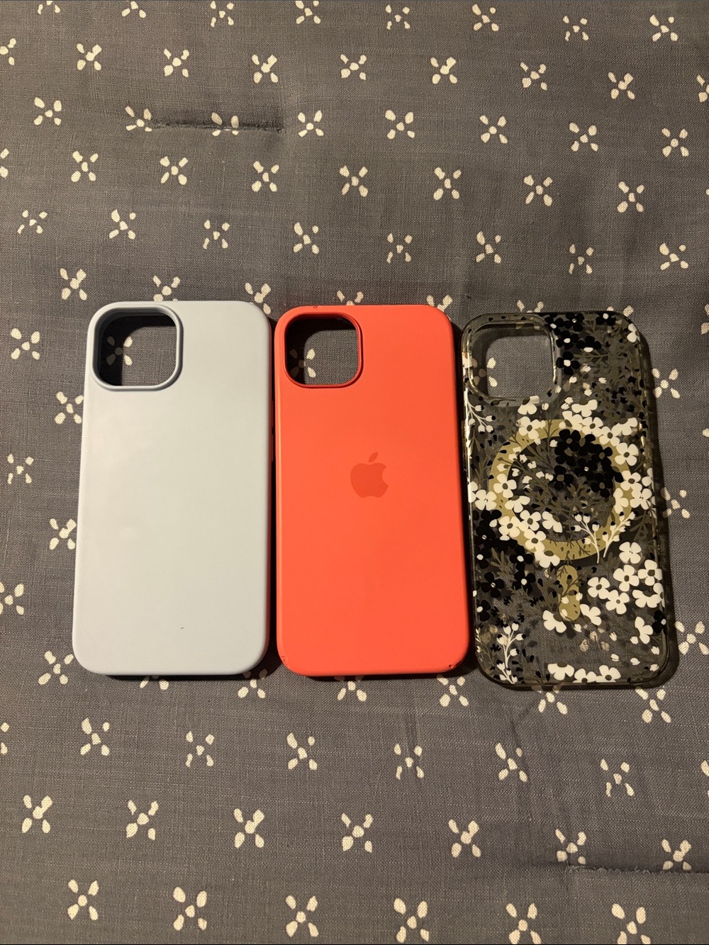 Bundle (3x) of iPhone 13 Cases - Picture 1 of 4
